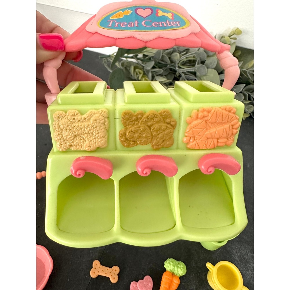 Littlest Pet Shop Treat Center accessory lot pet bed wheelbarrow LPS Hasbro - Picture 3 of 5
